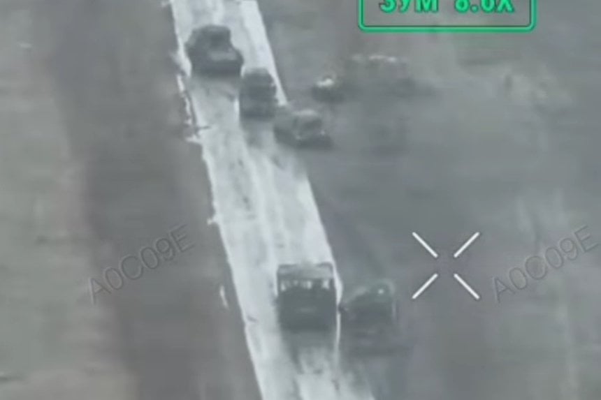 敵は、装備と歩兵で110番旅団の防衛を突破しようと3回試みました