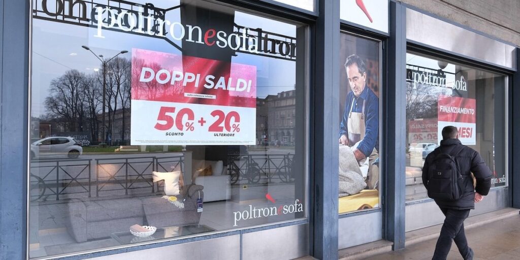 独占禁止法は、誤った商業慣行の可能性についてPoltronesofの調査を開始しました