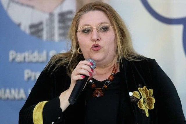 欧州議会の全体である共産主義の独裁者ニコラエ・セアウス島のカルトである欧州議会の全体で、昇進のためにIiccmerがディアナ・チャショアカに提出した最高裁判所の検察局での刑事告知は、ジェノサイドで有罪判決を受けました