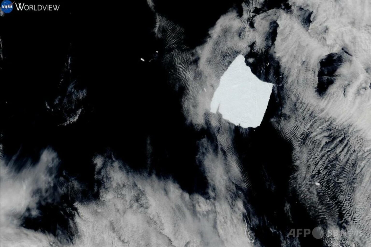世界最大の氷山、一部が初の大規模崩落 全体の崩壊始まる兆候か（ＡＦＰ＝時事） - Yahoo!ニュース