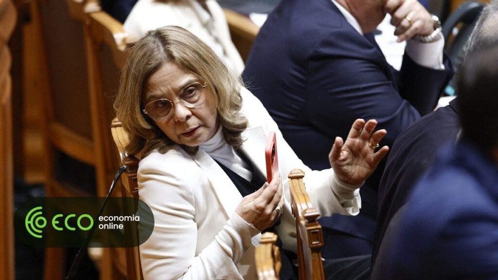 プレッシャーの下での保健大臣は、INEMに関する報告を分析することを約束します