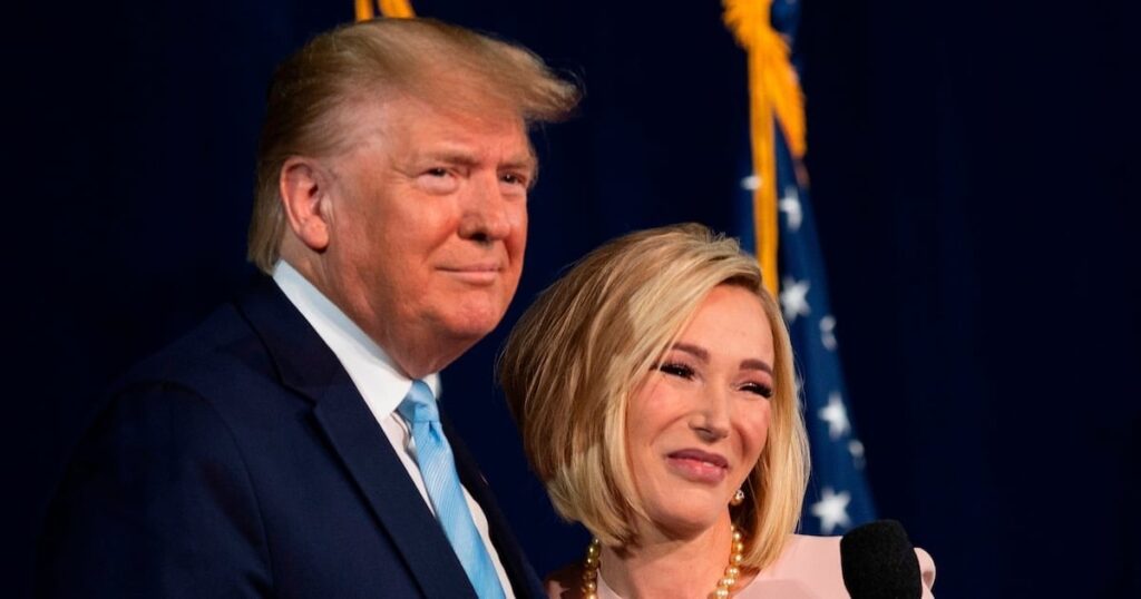 トランプは「異端」の牧師にホワイトハウスに名前を付けることでクリスチャン・マガを怒らせる
