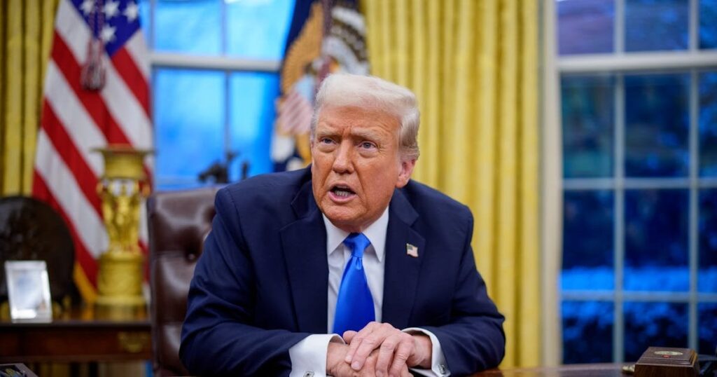 トランプは、致命的なクラッシュの後、航空管制官の大量発砲を開始します|トランプ政権は、連邦航空局を覆す航空交通管制官のパージを開始しました。
