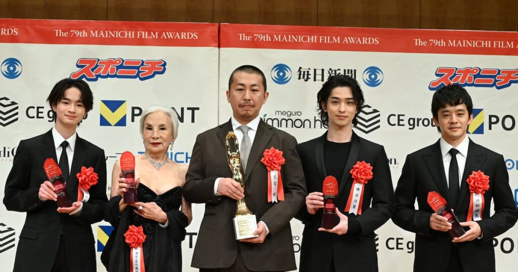 横浜流星・池松壮亮らが毎日映画コンクールに登場、三宅唱は松村北斗＆上白石萌音と「やったね！」 - 映画ナタリー