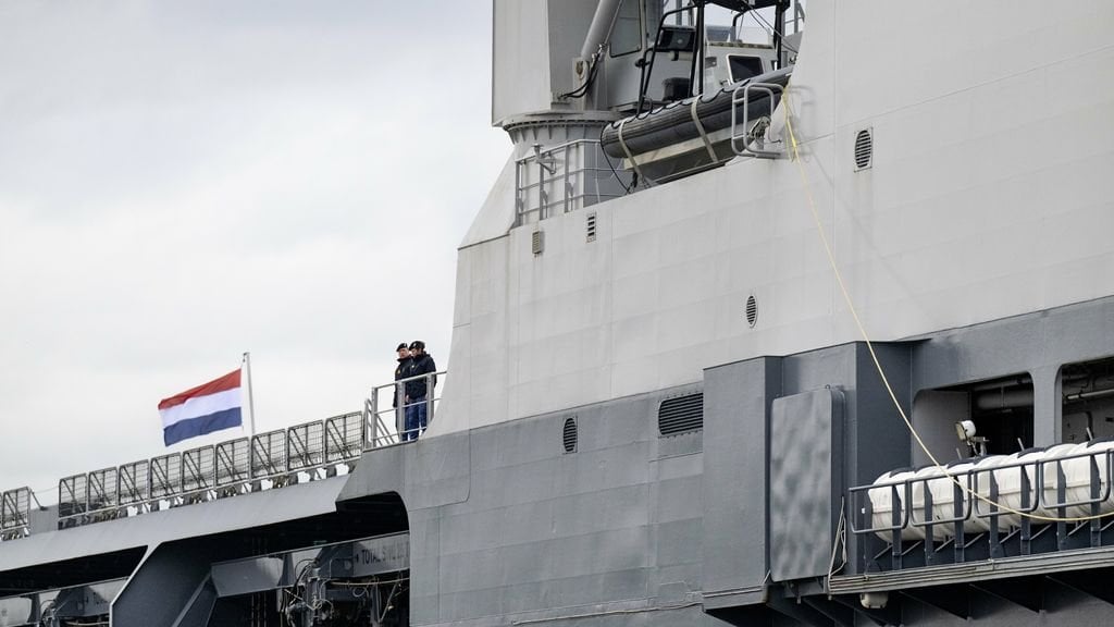 オランダ海軍の護衛は北海のロシア船の疑いがある
