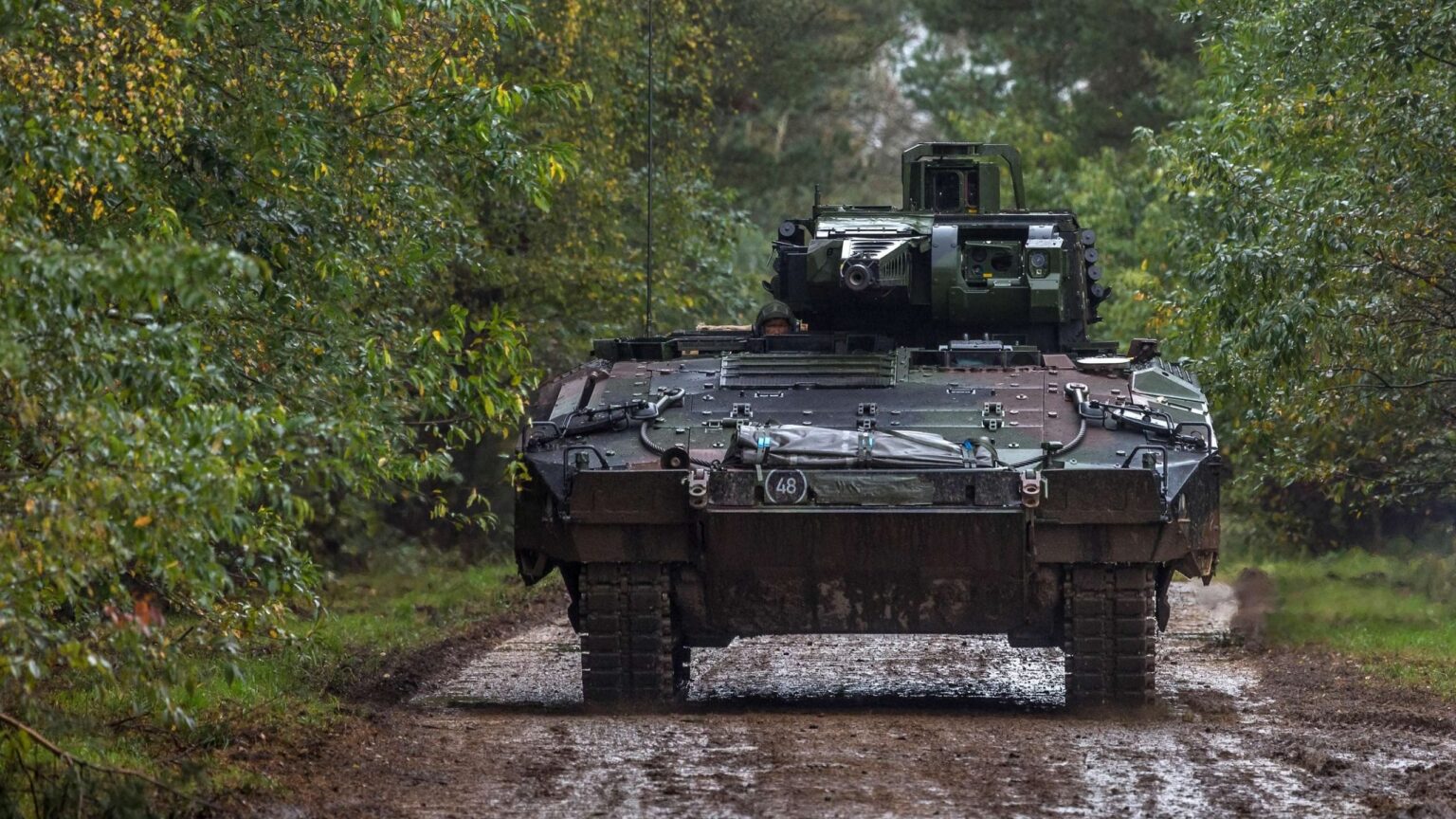 新しいドイツのリーダーシップは、200億ユーロの防衛支出の増加について議論しています
