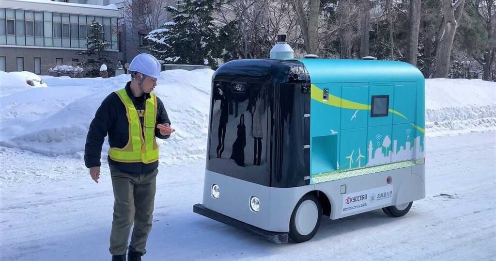 中速・中型無人自動配送ロボットの雪上走行に国内で初成功 京セラと北大が共同で開発