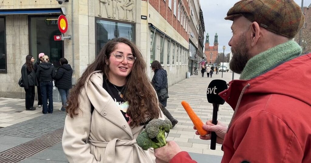 野菜を食べるヨーロッパで最悪のスウェーデンの若者