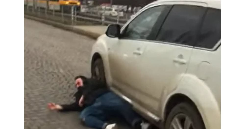 自殺ソフィアの車の前に自分自身を投げていた男、精神医学は彼を望んでいなかった