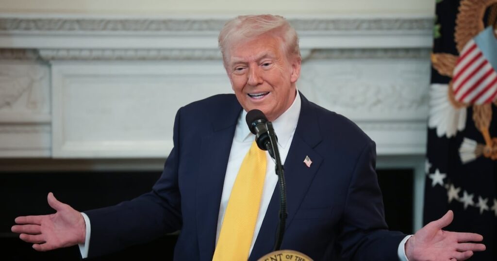 「トランプについて叫んだ」とイーロンについて叫んだ：トランプは「スポンジボブの四角い」ミームで連邦労働者を挑発する