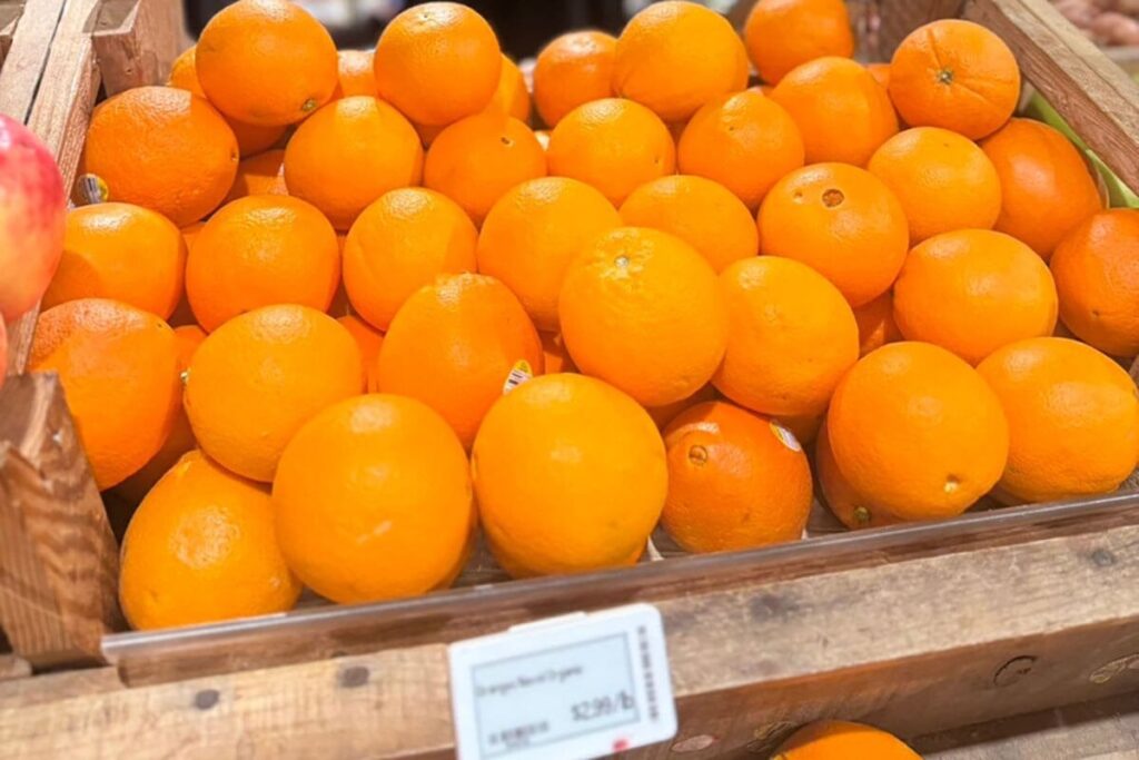 米ロサンゼルスのスーパーに見た「むき出しの貧富の差」 超高級～低所得5店でオレンジ価格を比較すると ― 実に3.4倍の価格差