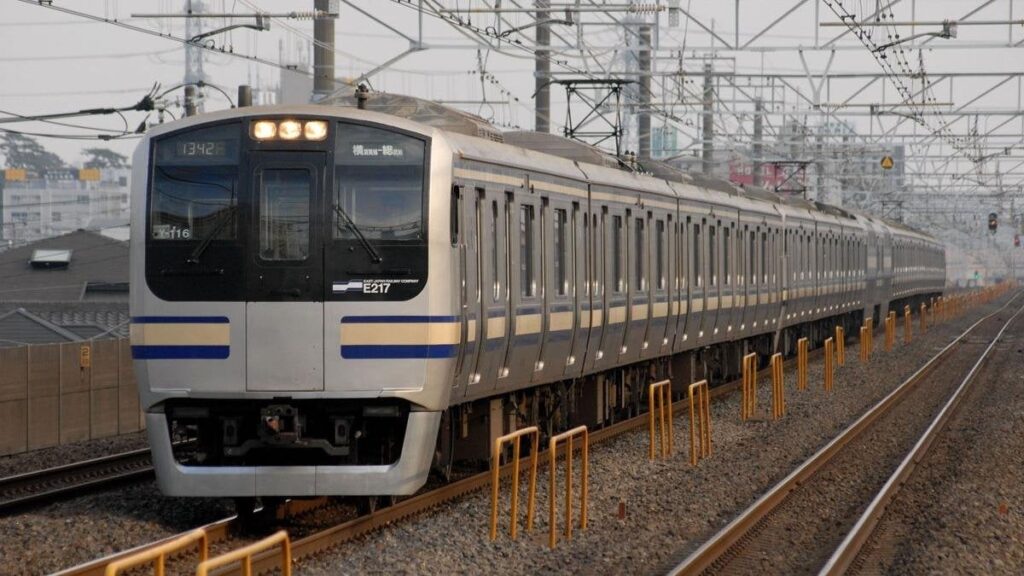 横浜駅で有名になった「撮り鉄」ハイビーム騒動 電車のハイビームは、なぜ彼らを激昂させるのか【「ルールを守っていただかないとハイビームのままですよー」】