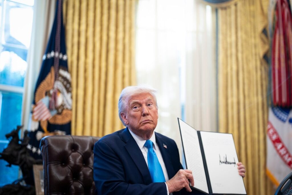 トランプはUSPSを管理すると予想している、と消防郵便局は言う。