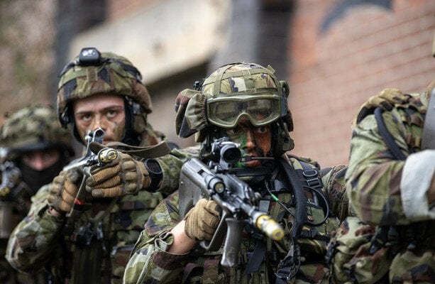 Taoiseach：防衛支出を増やすためにEUから「圧力」がありますが、中立は安全です