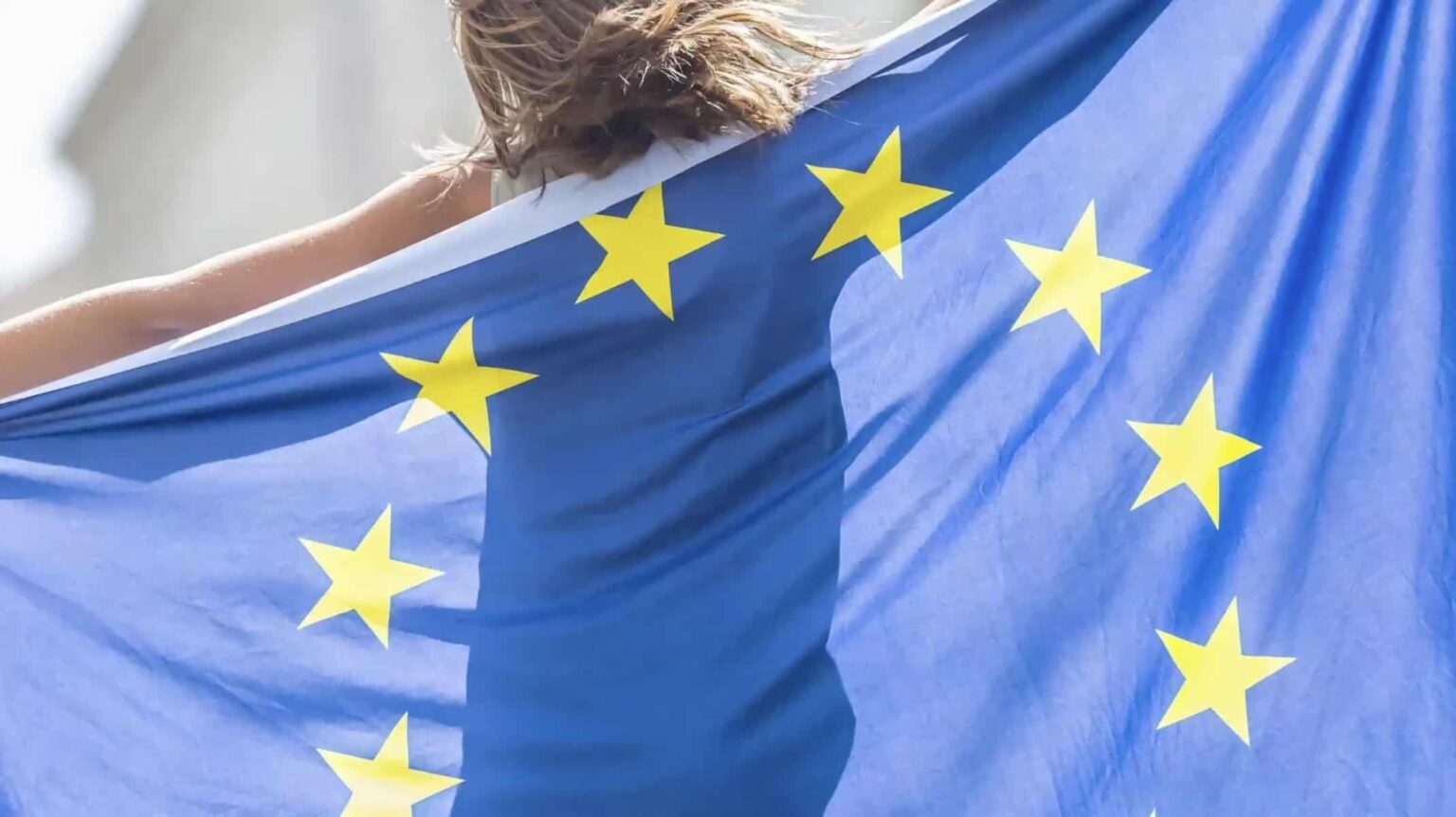 ユーロバロメーター：ルーマニアの若者、EUの中で最も確信している彼らは誤った情報にさらされていないと確信しています