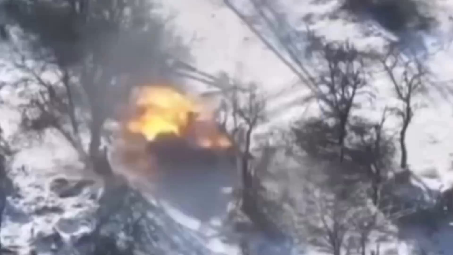ロシアの兵士は、ポクロフスキー地域のIEDに吹き飛ばされた後、飛行します