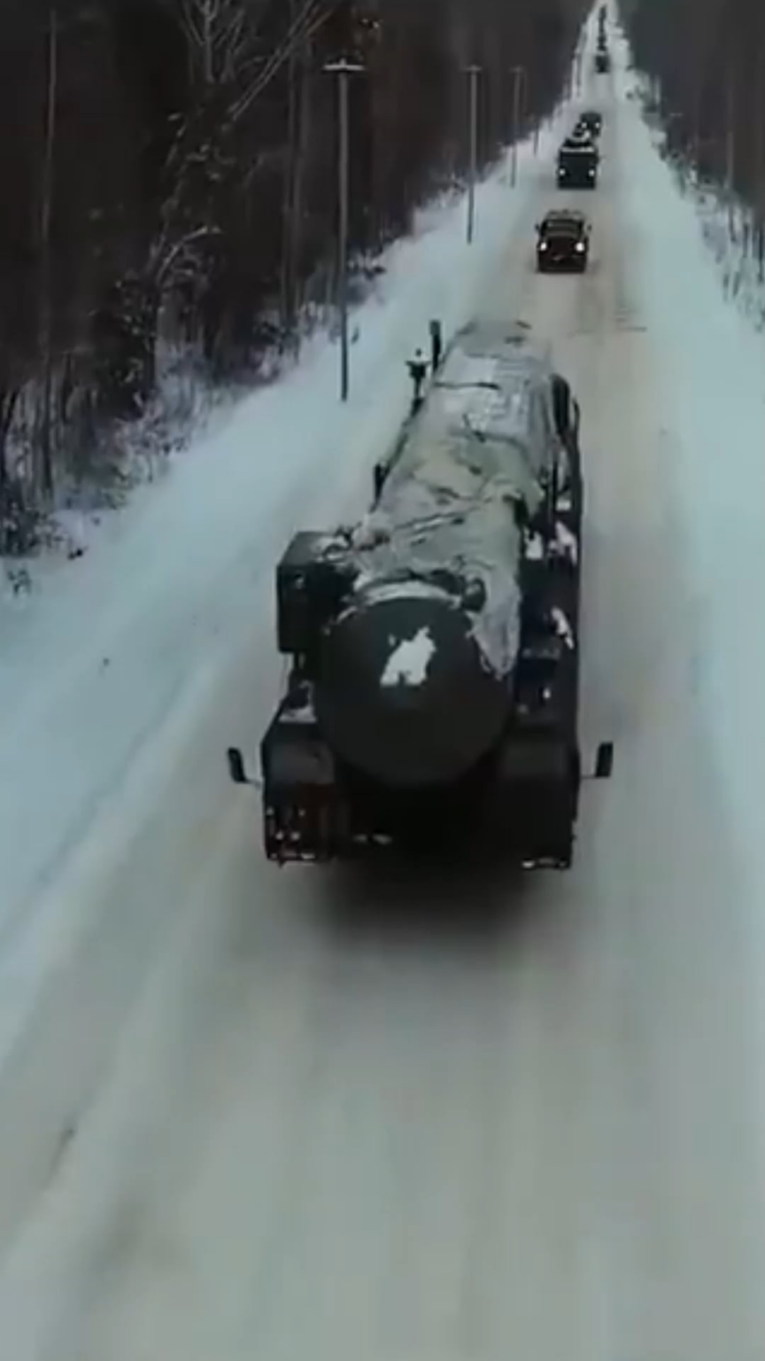 ロシアは5年後にヨーロッパを攻撃する予定です。これは、ウクライナがロシアとの戦争を失った場合に起こります。中国とDPRKの助けを借りてプーチンは、軍隊の大規模な再建と改革を始めました。ロシアを阻止し、その部隊を縛ることができる唯一の要因は、強力なウクライナ軍です。