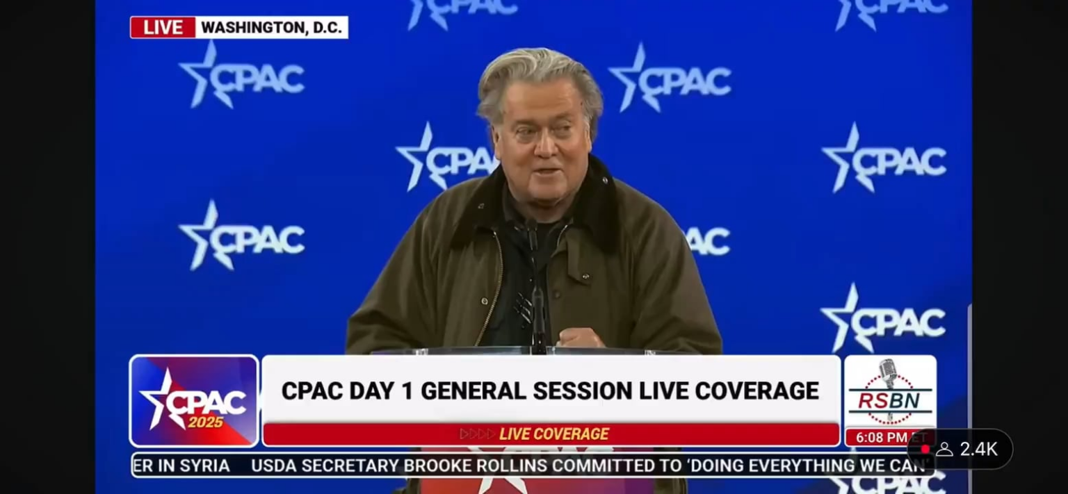 トランプの元顧問であるヒトラーの挨拶スティーブ・バノンは、昨日の共和党の集会で