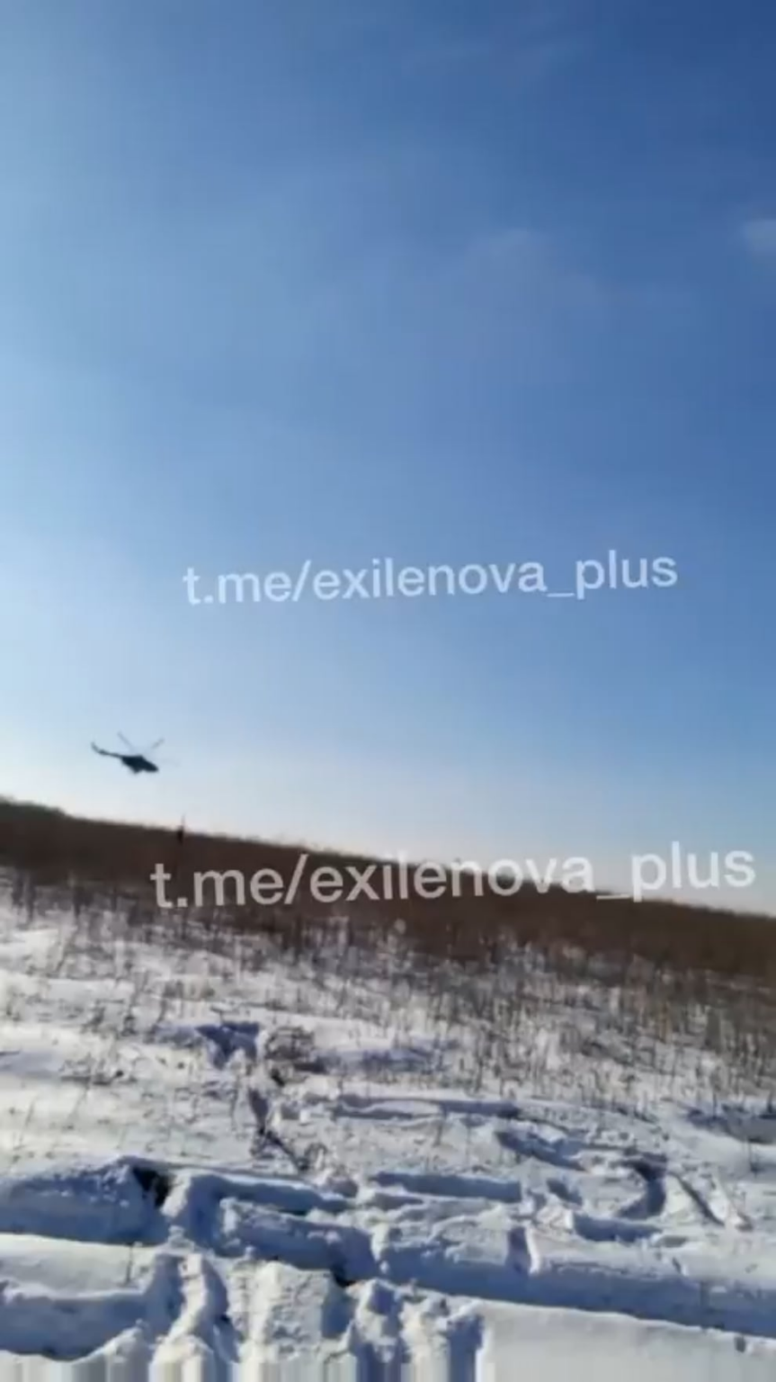 ロシアの兵士は美しい飛行を撮影したかったのですが、最終的にはウクライナのFPVドローンによるMI-28のダウンを捉えました。