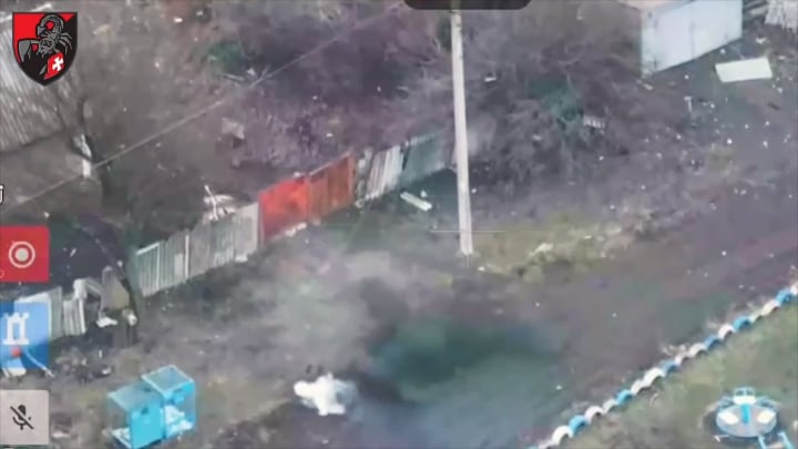 ウクライナの兵士は、ドネツク地域のウダクノイ村で銃撃戦でロシア人を破壊します