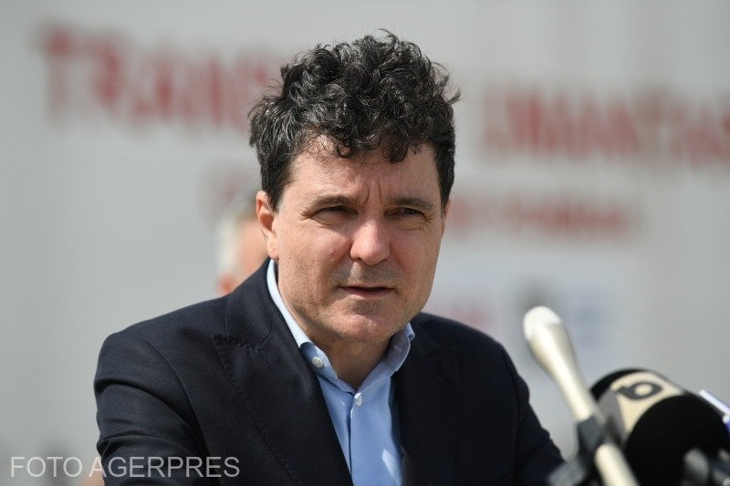 大統領2025。Nicușor Danは宣言し、彼は人種から撤退しないと宣言します。 「Crin AntonescuまたはEU」が2回目のラウンドに入ります
