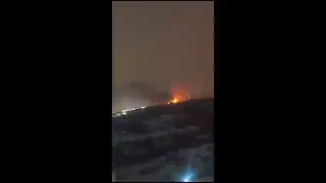 ドローンはSyzran Oil Refineryに当たりました。施設での運用は一時的に停止されています。