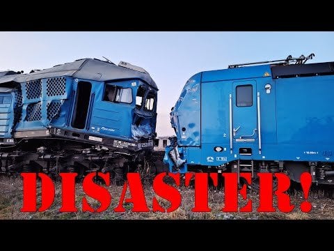 Lokorskoの近くのクラッシュ後のPimkの機関車...：x