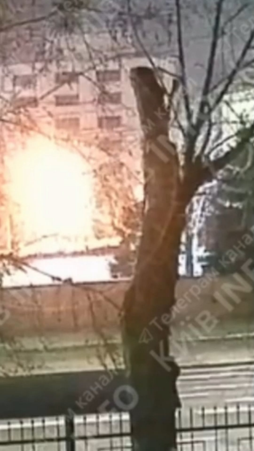 2月12日の夜、ロシアは弾道ミサイルでキエフを攻撃しました。ウクライナの首都のさまざまな地域で死んで負傷しています。これは、ロシアが再び平和を交渉する意欲を宣言した数日後に起こりました