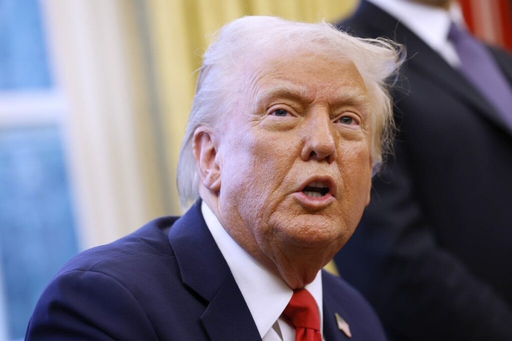 プーチンがウクライナの一部を服用するのを防ぐために、トランプはウクライナの一部を要求します。