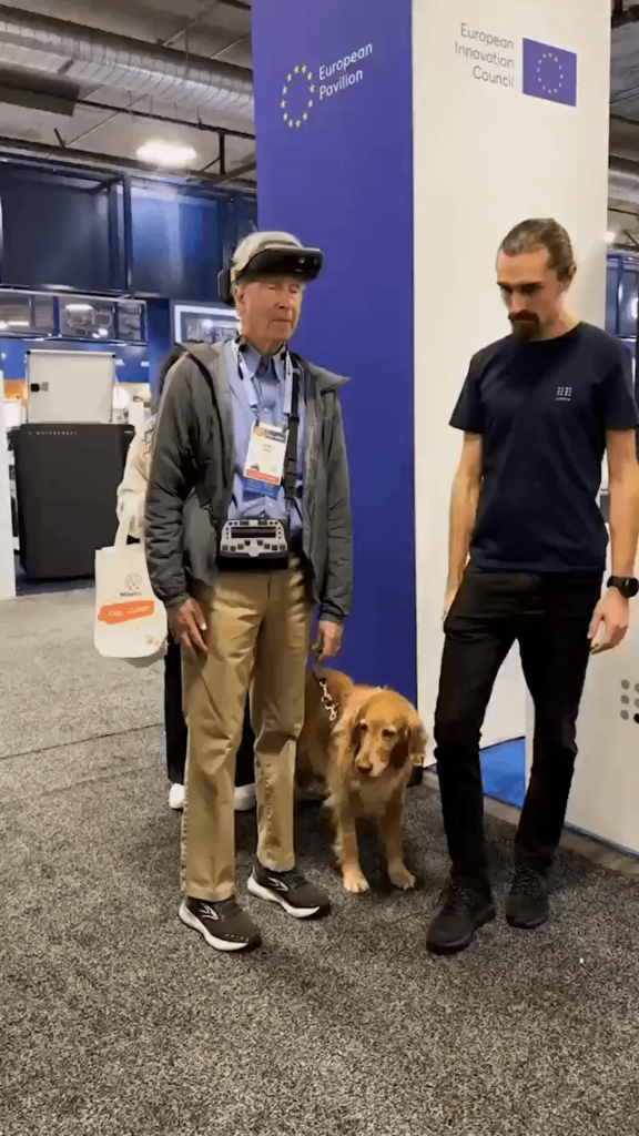 AI Glasses fotブラインド：ルーマニアのスタートアップ。Lumenは、自動運転技術とハプティックガイダンスを組み合わせて、盲導犬の本質的な機能を再現する革新的なメガネで視覚障害者のモビリティを変換しています。