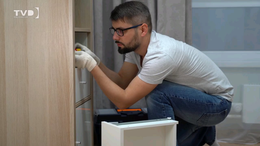[Bolje lice Hrvatske] 非現実的なメッセージ：25歳のスプリットウーマンは無料の支援を提供します（Mislav連絡先：095 575 9469）！