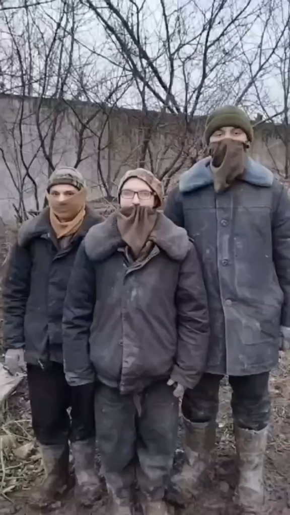 ウクライナでの戦闘の準備ができている新たに動員されたロシアの兵士（Chuds）