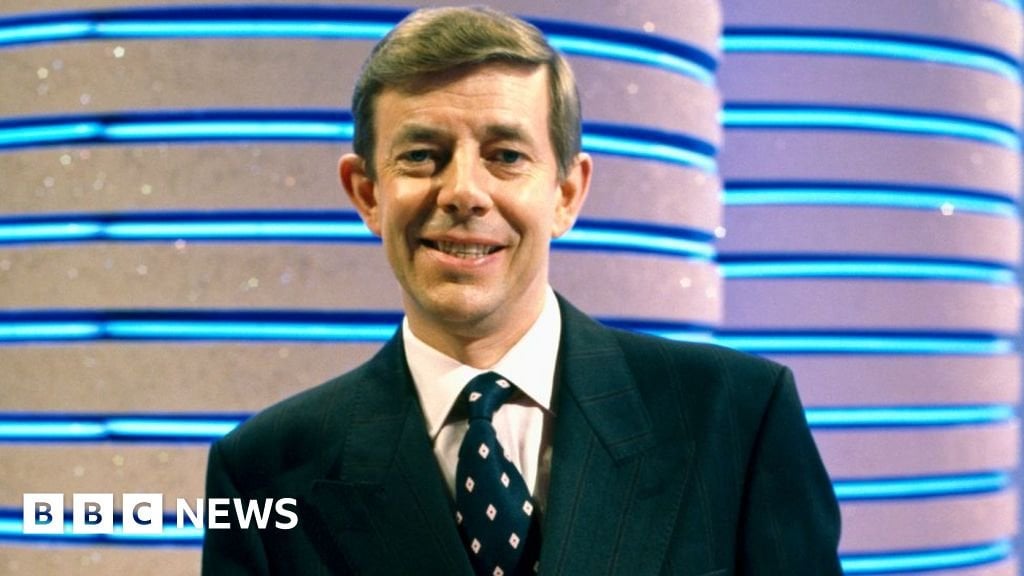 テレビのプレゼンターでジャーナリストのヘンリー・ケリーが亡くなります