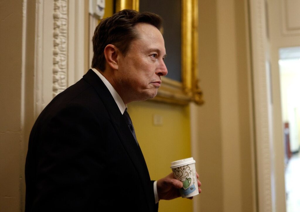 議員はイーロン・マスクについての電話であふれていた：「それはドージの大洪水だ」