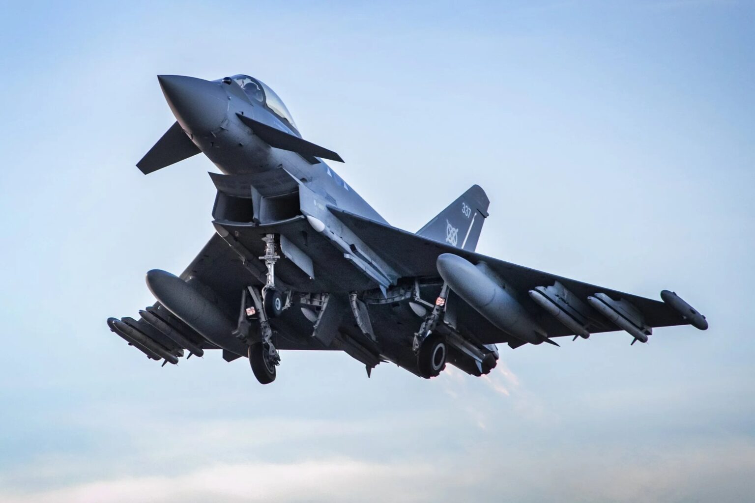 優先順：イギリスは平和維持軍と戦闘機をウクライナに送る準備ができています