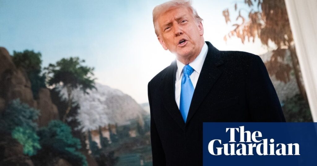 トランプは自分自身を「王」と呼ぶ社会的ポストへの広範な反発を受けます