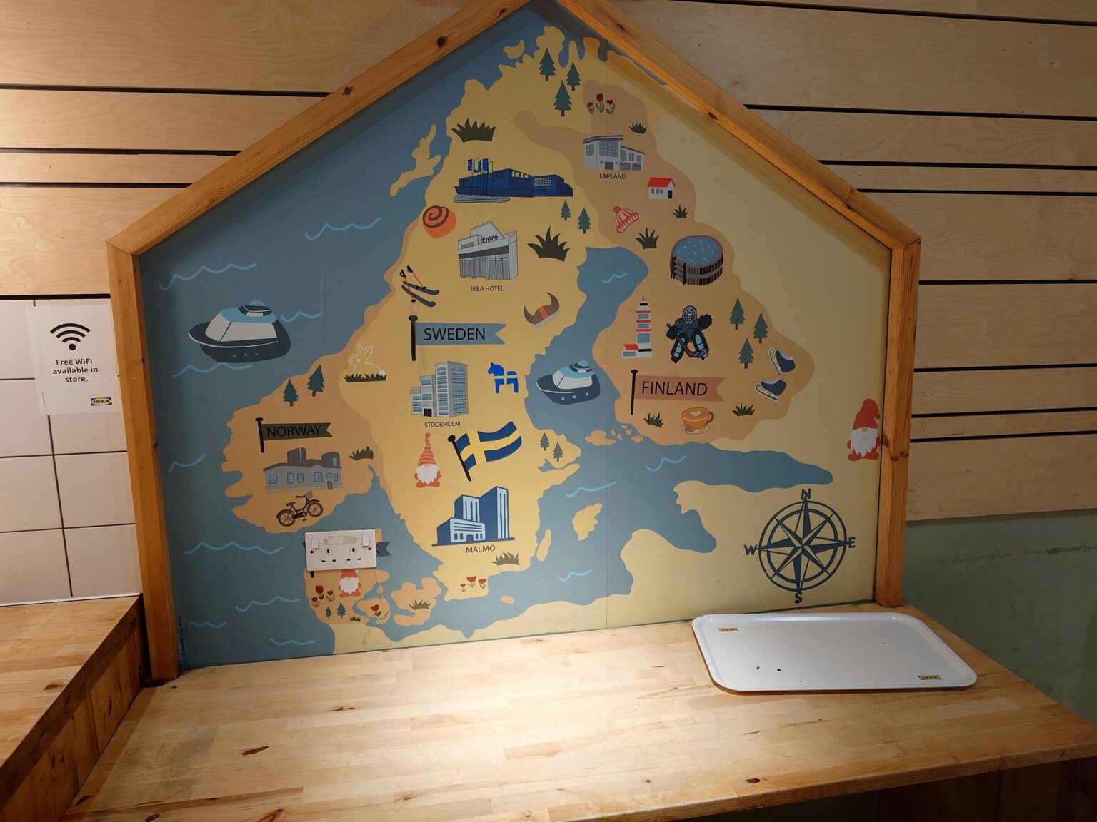 私がIKEAで見つけたこのスカンジナビアのこの地図