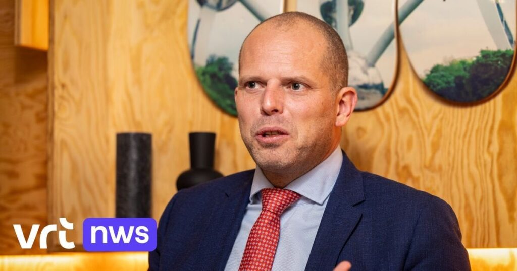 ライブフォーメーション-Theo Francken（N -VA）が防衛大臣になる