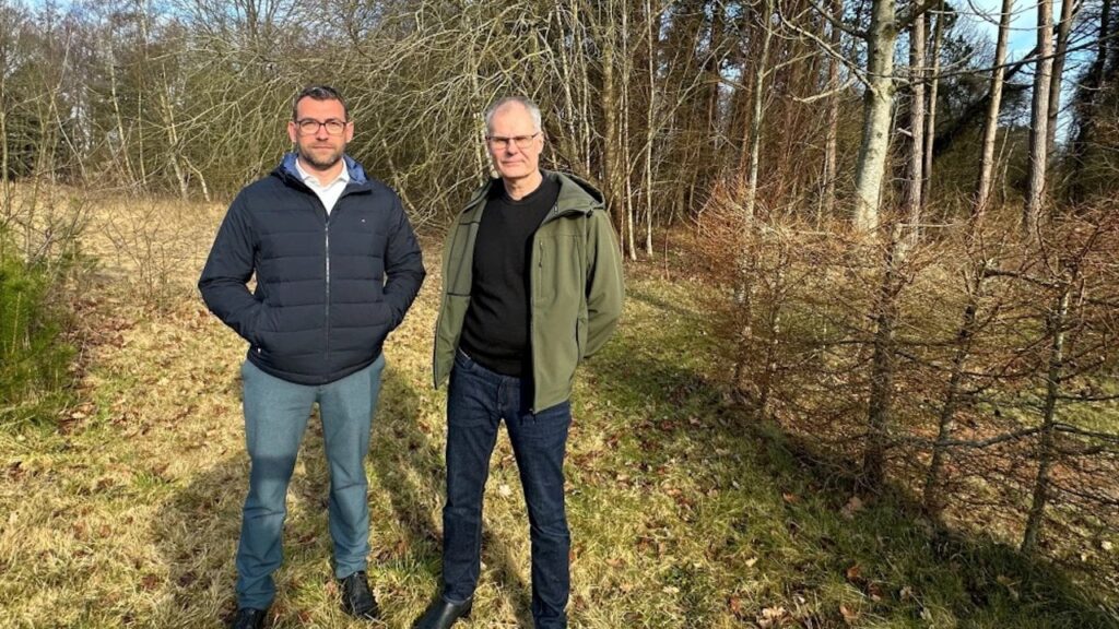 コテージの所有者が捕まったと感じます： - 私たちは地獄から隣人を得る [Om en telemast der skal sikre bedre signal i området]