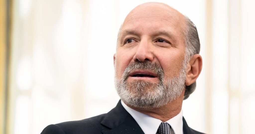 トランプの商務長官は、メディケアなどの計画を確認しています
