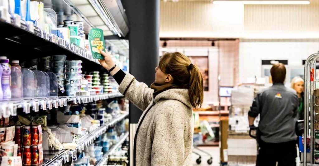 大規模な小売セクターのストライキは、月曜日に倉庫と水曜日に店舗で開始されます。