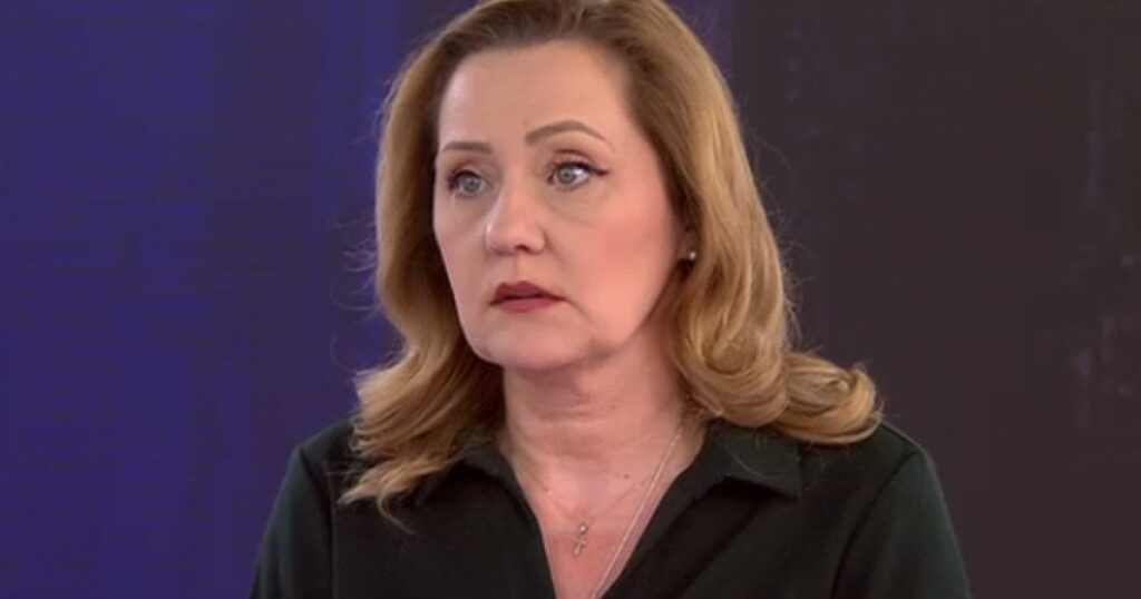 ラスコニは、ボロジャンがコトロセニに到達するのを妨げようとする最後の瞬間までイオハニスを非難している：「彼をサポートしない」