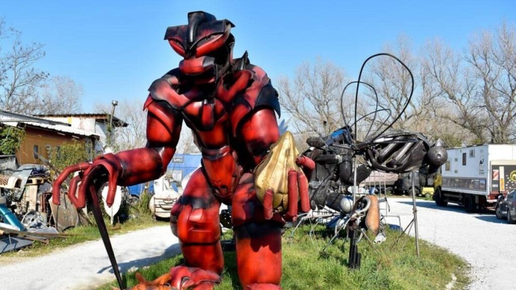 国家評議会であるMutoniaは、ロボットを強制するパンクコミュニティを震えさせます。解体のリスクがあります