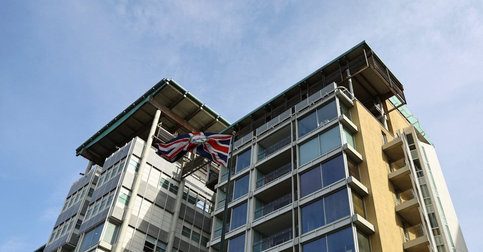 ウクライナへの支援のショーでクレムリンのリンクを持つより多くの個人を禁止する英国