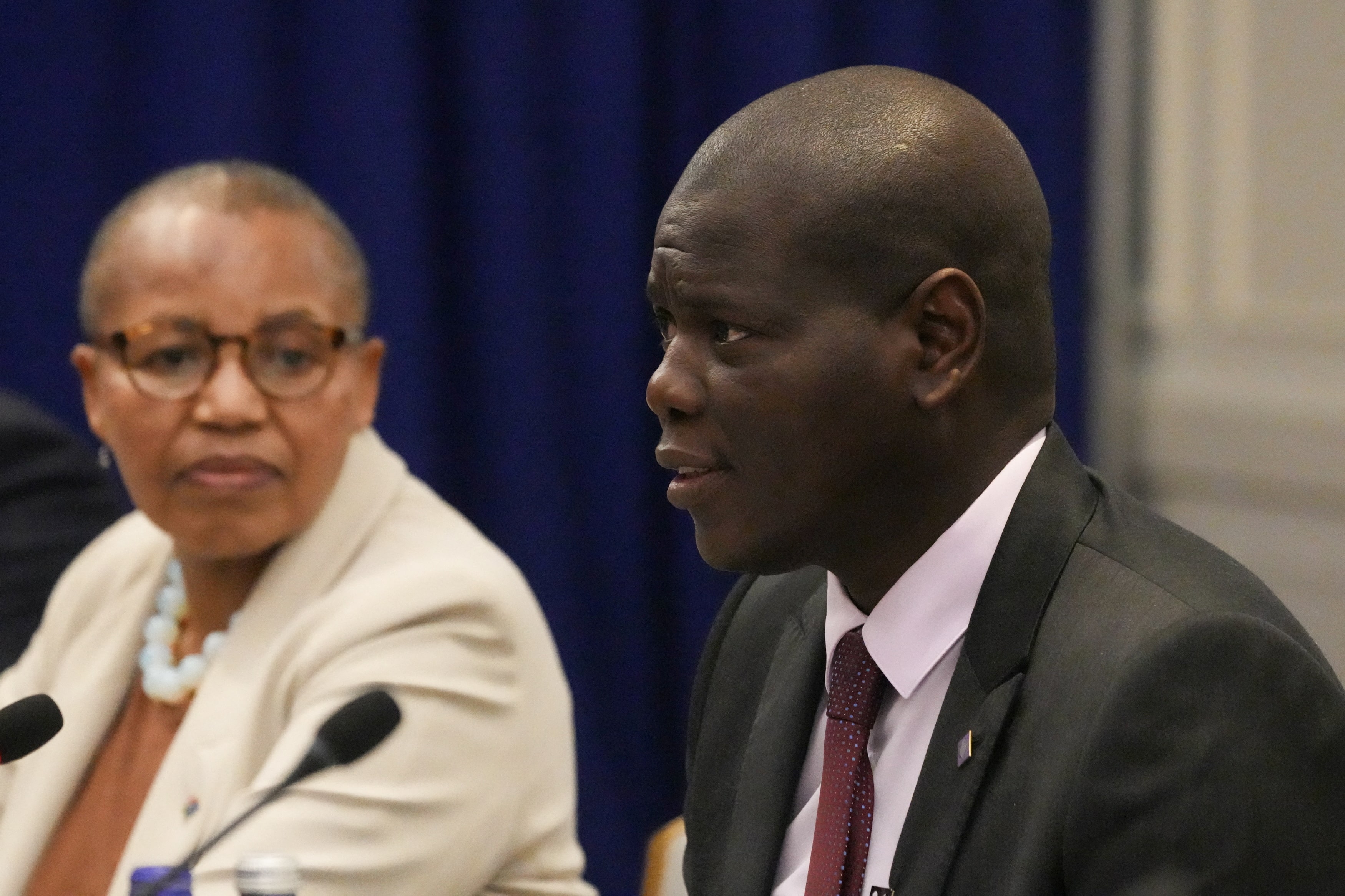 南ア、援助打ち切りの米に代わり中国が支援約束＝外相