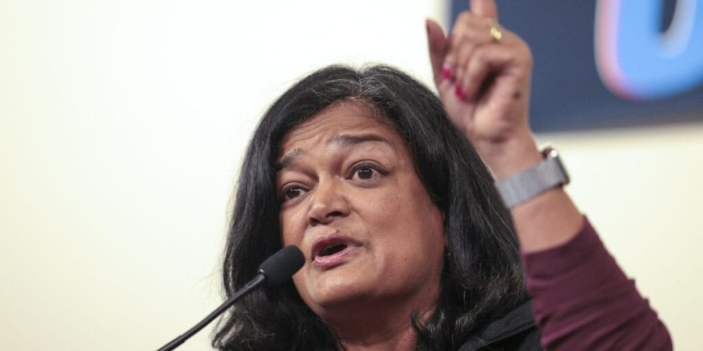 「人々に戻る」力を手渡すために、ハウス・デムは市民を逆転させるための修正を提案します