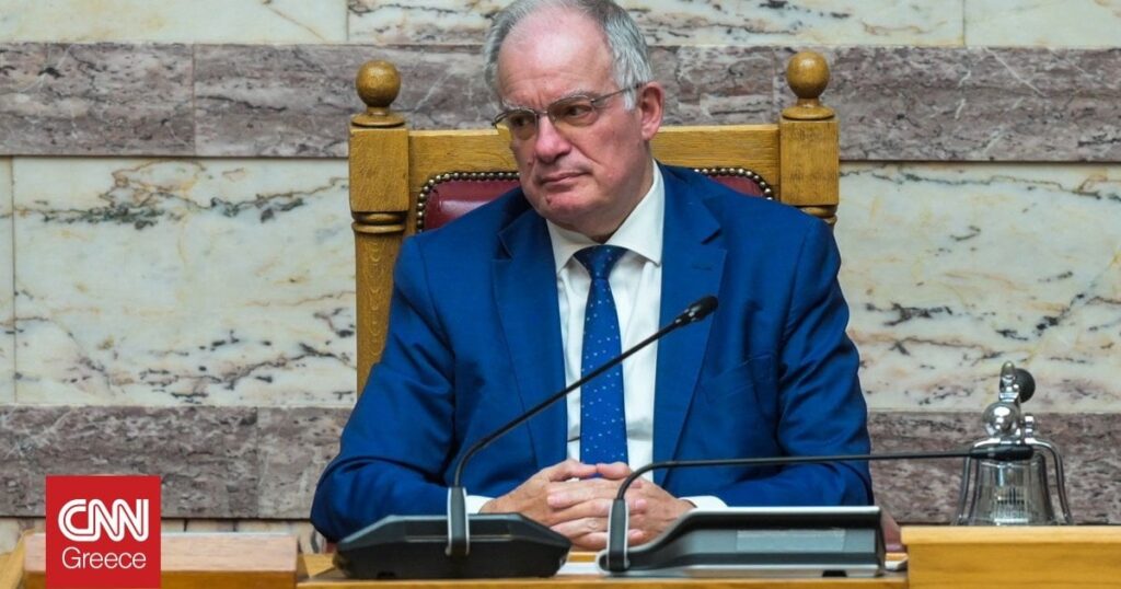 共和国コンスタンティヌス・タソラスの新大統領 -  160票を獲得した