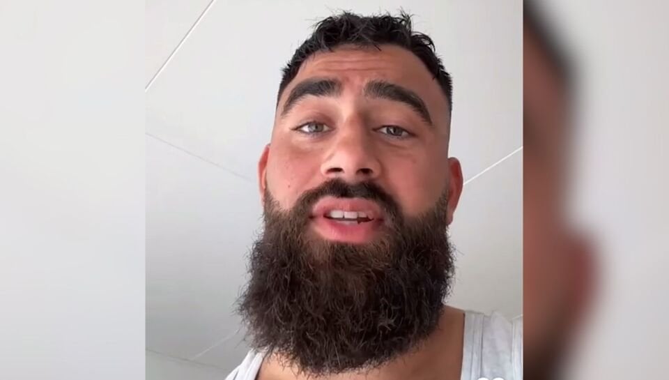 インフルエンサーは役員に対する脅威で告発されました：「4 b*Dirty k*tere！あなたは首を持って降りています」