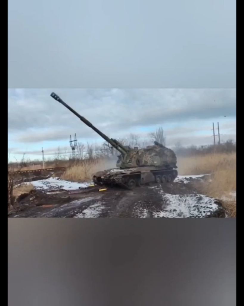 「ロシアの2S19（M2？）MSTA-SいくつかのFPVドローンによって破壊されました。そのうちの少なくとも1つは68th Jager Infantry Brigade Seldyove、Donetsk 48.155710、37.275249 "-pj" gik "