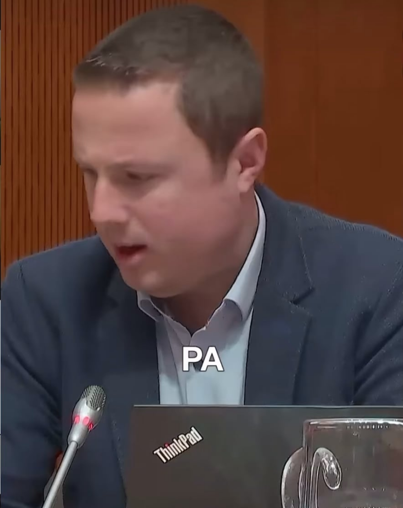 左と自由に向かってジャン・マニック